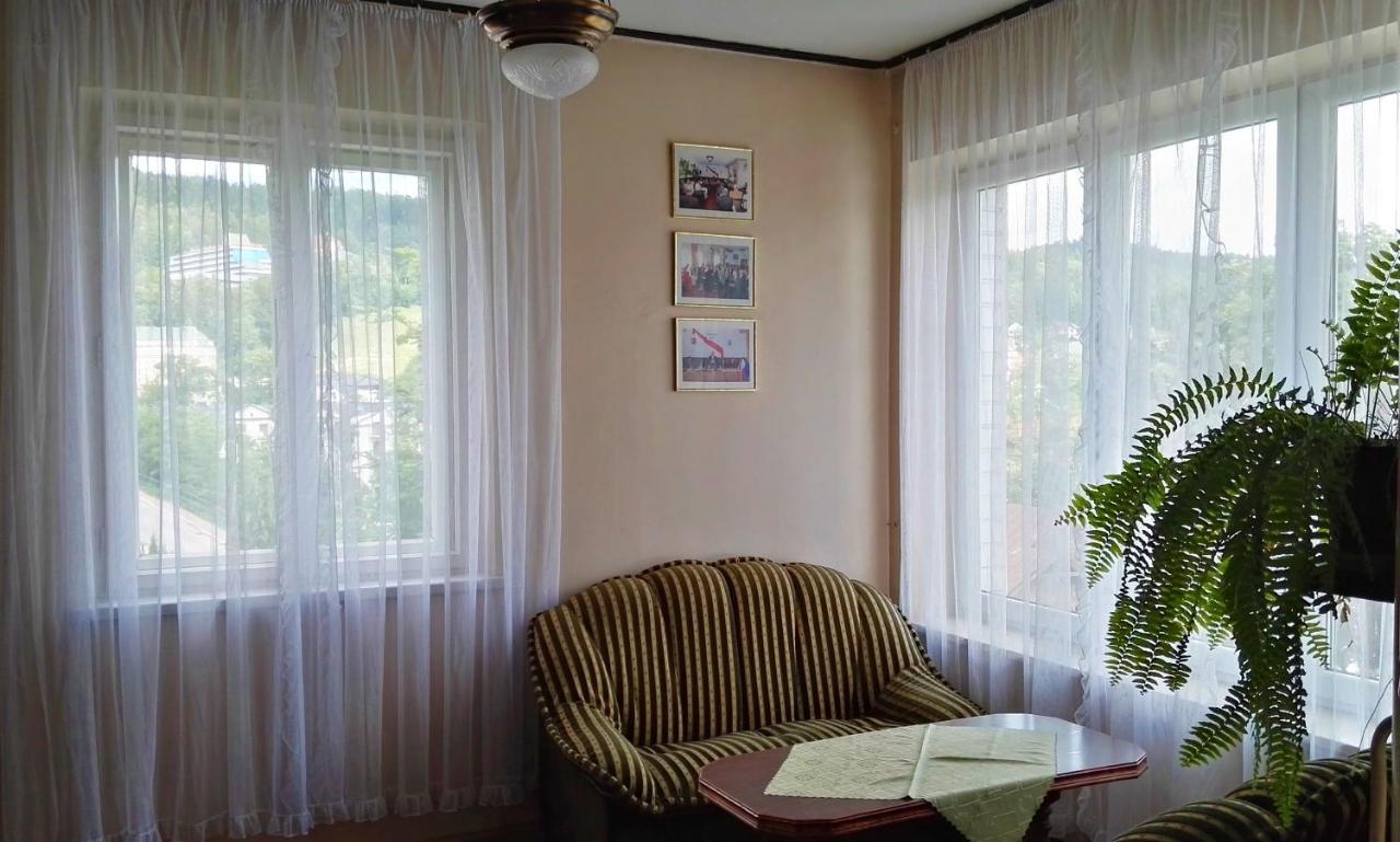 Bed and Breakfast Domy Wczasowe Tryumfy à Krynica-Zdrój Extérieur photo