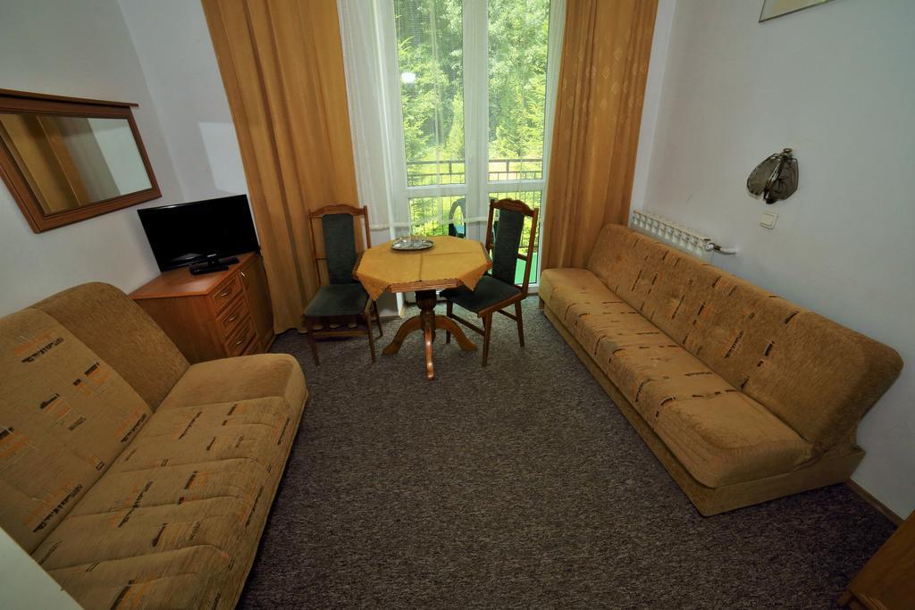 Bed and Breakfast Domy Wczasowe Tryumfy à Krynica-Zdrój Chambre photo