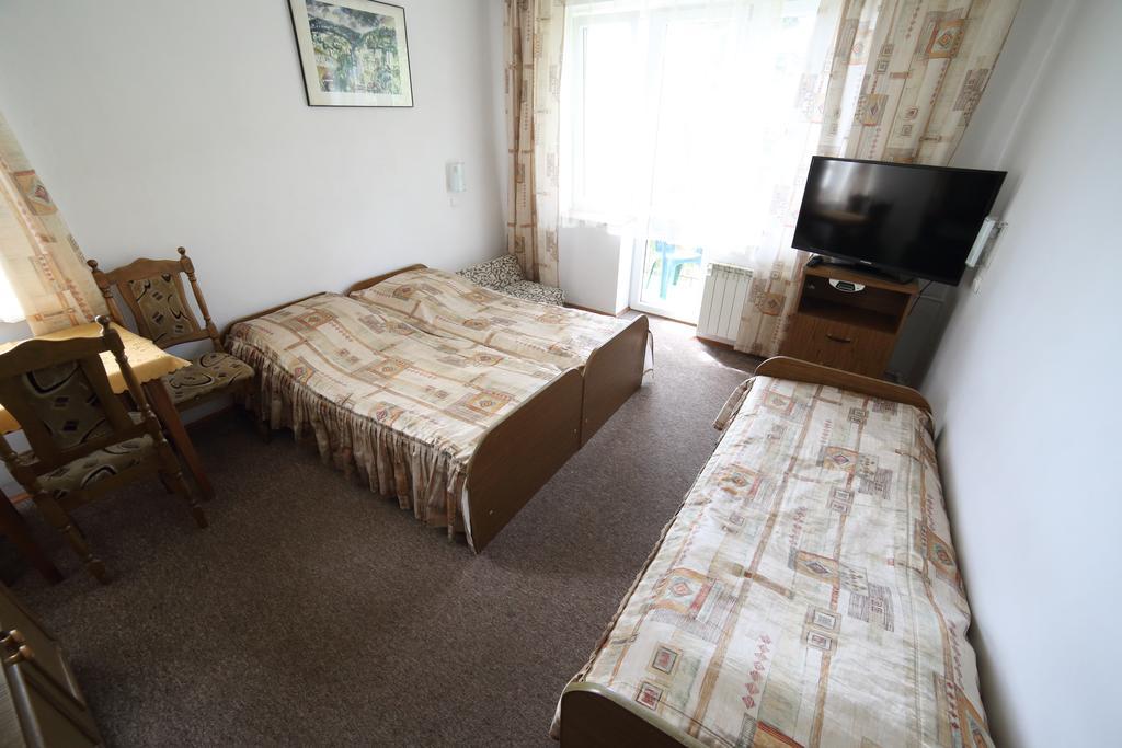 Bed and Breakfast Domy Wczasowe Tryumfy à Krynica-Zdrój Chambre photo
