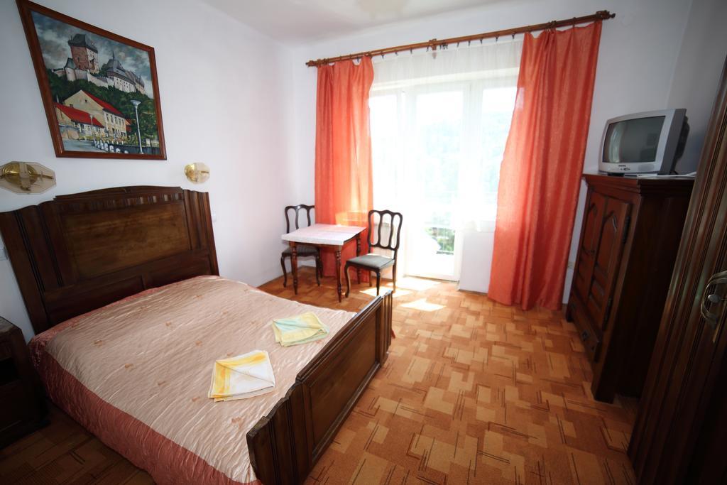 Bed and Breakfast Domy Wczasowe Tryumfy à Krynica-Zdrój Chambre photo